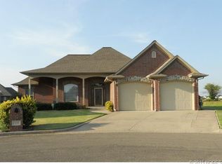 1112 Cobblestone Cir, Muskogee, OK 74403
