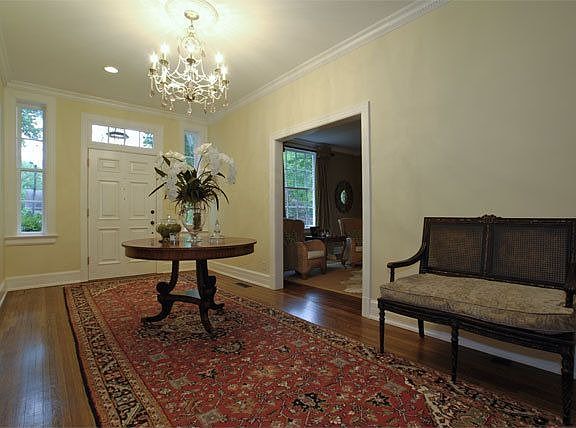 2nd image of 3948 Woodlawn Dr