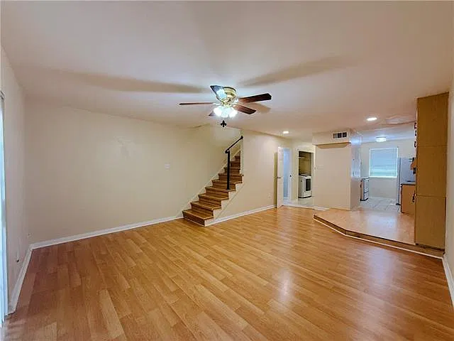 2 bed, 1.5 bath, 1120 sqft, $1,400 — Photo 3