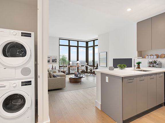 3rd image of 92-27 160th St #2109