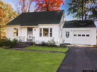 5 Kevin Ln, East Greenbush, NY 12061