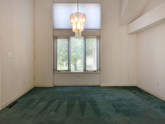 4th image of 21 Bridgeview Dr
