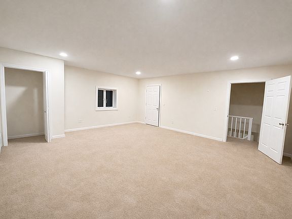5th image of 11 Webster Ave #10