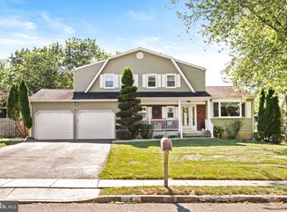 4 Bull Dog Ln, Hamilton, NJ 08619