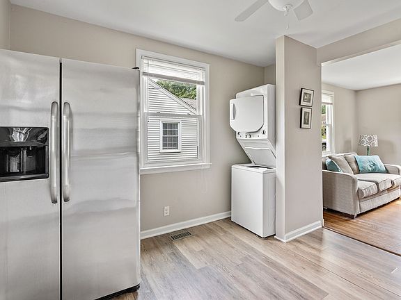 2nd image of 5424 Oakmont Cir