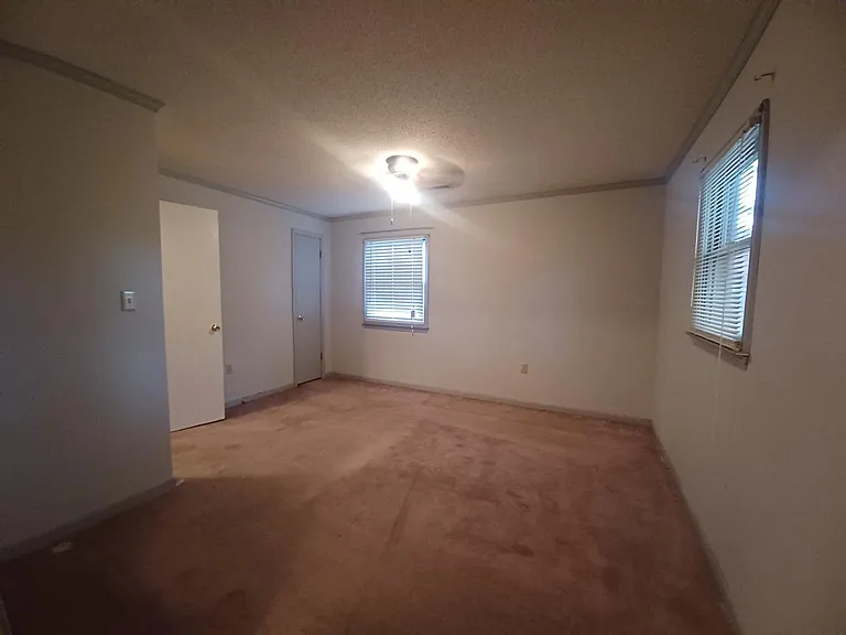 803 King St — Photo 6
