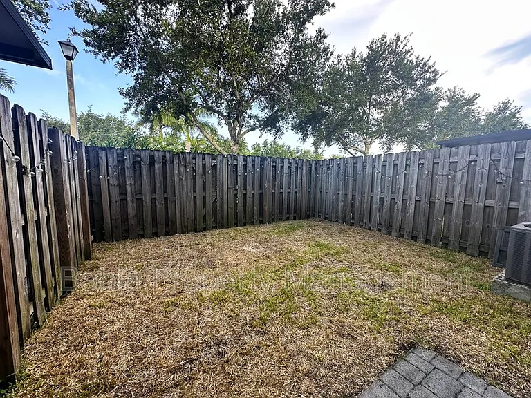 11544 SW 151st Ave — Photo 8