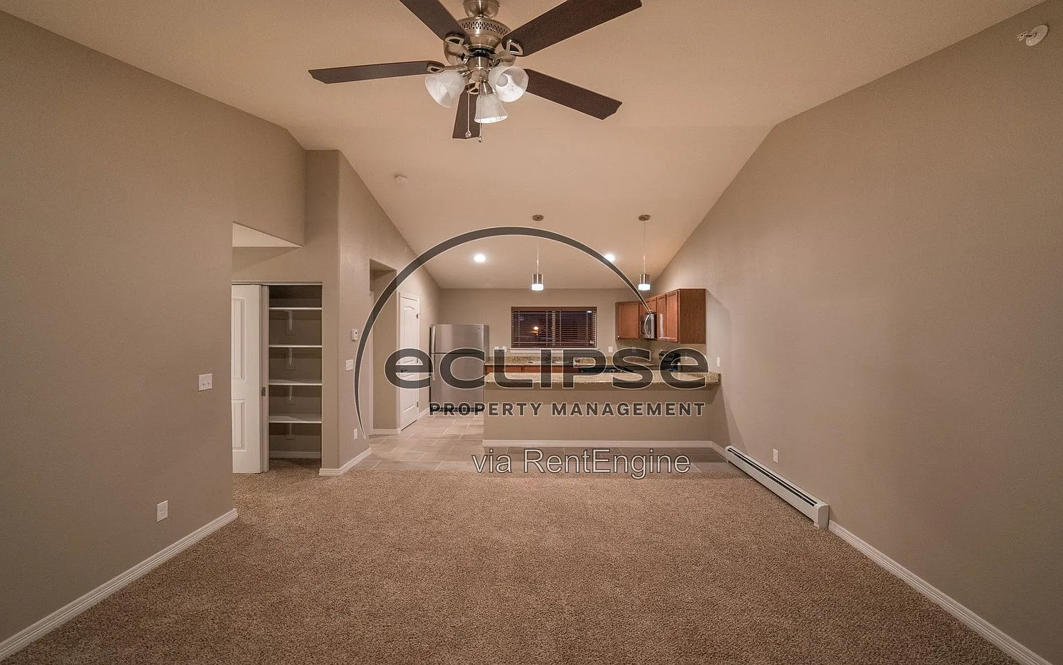 2 bed, 1.0 bath, 800 sqft, $1,300 — Photo 4