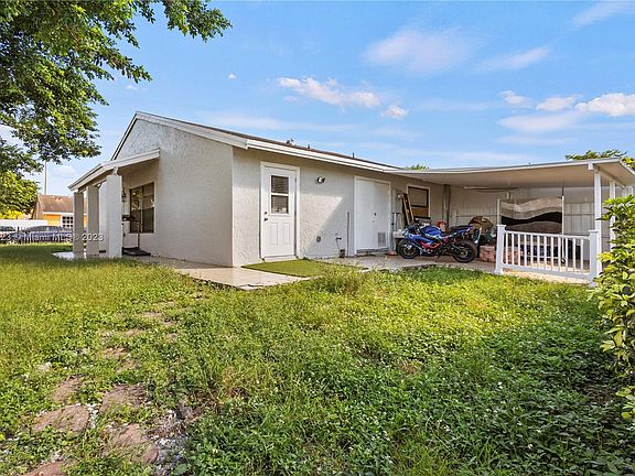 4th image of 18080 NW 41st Ct