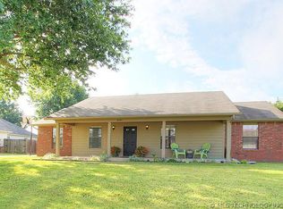 8201 E Madison St, Broken Arrow, OK 74014