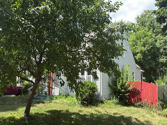2nd image of 1013 E High St