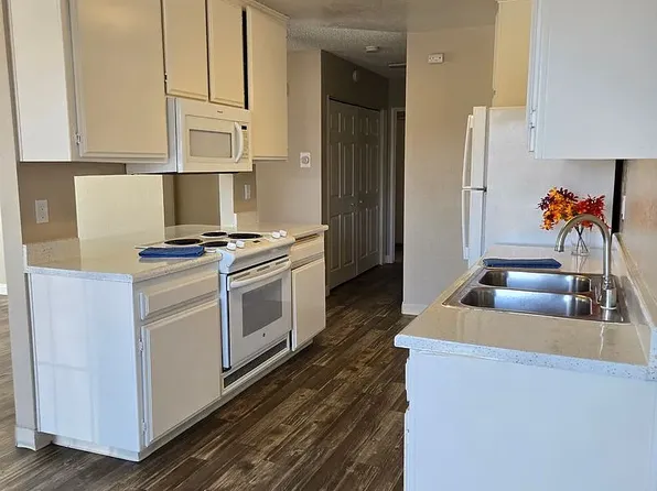 Heights Square, 740 Washington Heights Rd #336fabe3b, El Cajon, CA 92019