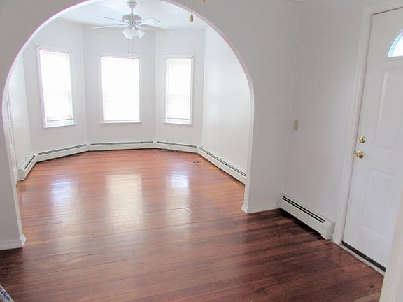 4th image of 129 Doyle Ave #B