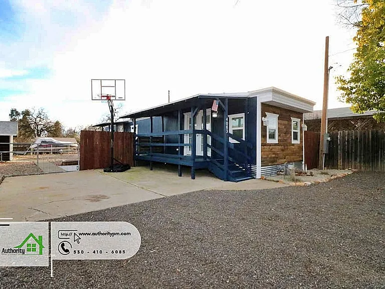 4083 Notre Dame Ave — Photo 7