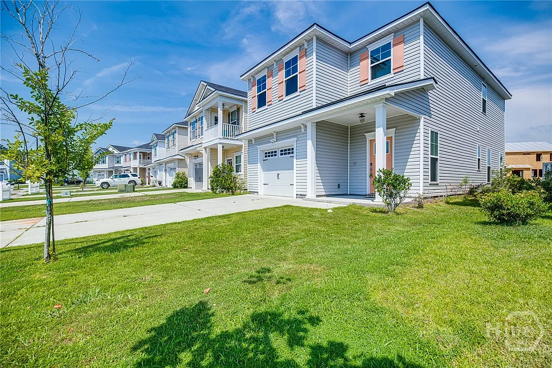 3 bed, 2.5 bath, 1830 sqft, $2,200 — Photo 3