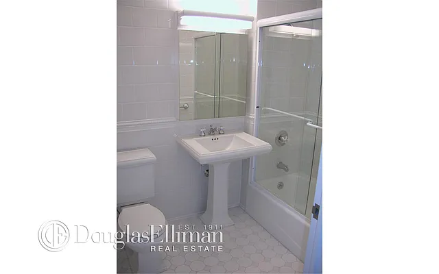 Rented by Douglas Elliman | media 7