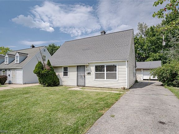 2nd image of 20211 Longbrook Rd