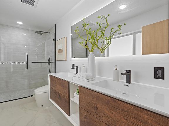 3rd image of 2110 NE 54th St