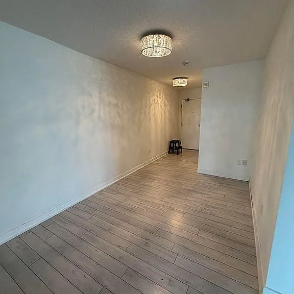 33 Singer Ct #611 — Photo 3