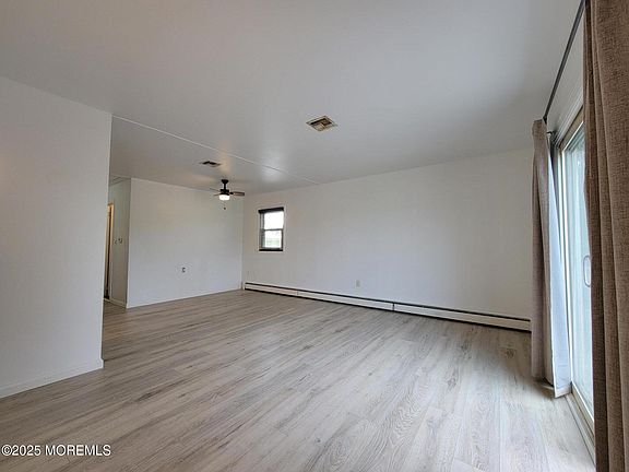 2nd image of 3126 Bridge Ave #3