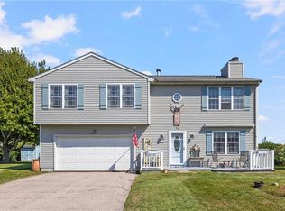 11 Sea Lea Dr, Narragansett, RI 02882