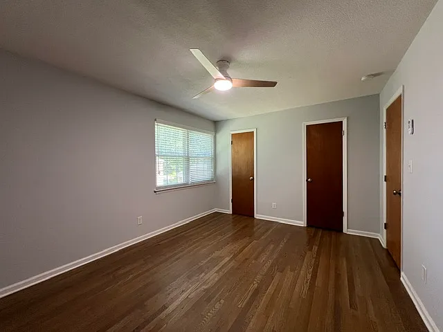 Willow Dr — Photo 23
