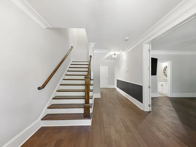 209 Highland Park — Photo 4