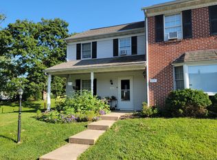 110 Bradford Dr, Leola, PA 17540