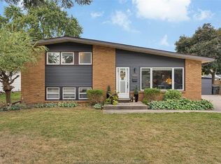 3775 Virginia Park Ave, Windsor, ON N9E 2C7