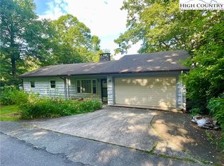 218 Ridgecrest Ln, Blowing Rock, NC 28605