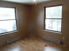 5th image of 115 Sunny Dr