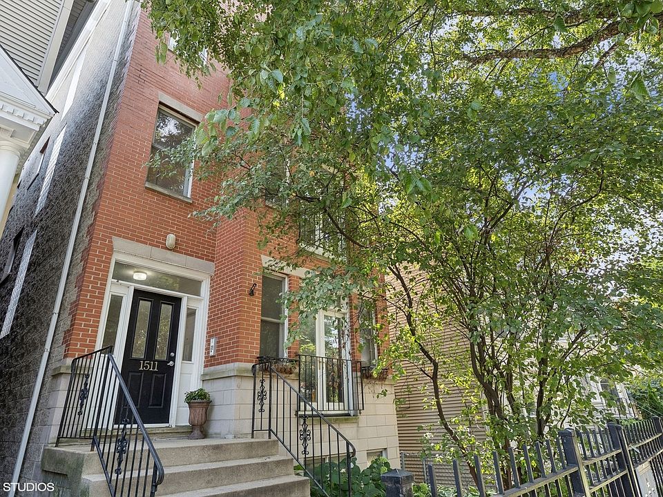 1st image of 1511 W Oakdale Ave #2