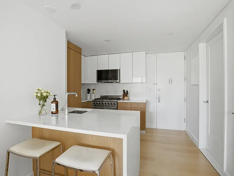 175 W 95th St #8H — Photo 5