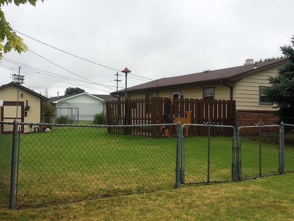 2nd image of 1303 Arlington Dr