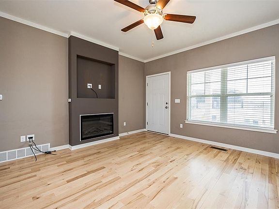 5th image of 315 Sunset Pl