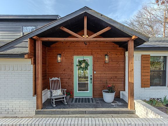 3rd image of 316 Old Justin Rd