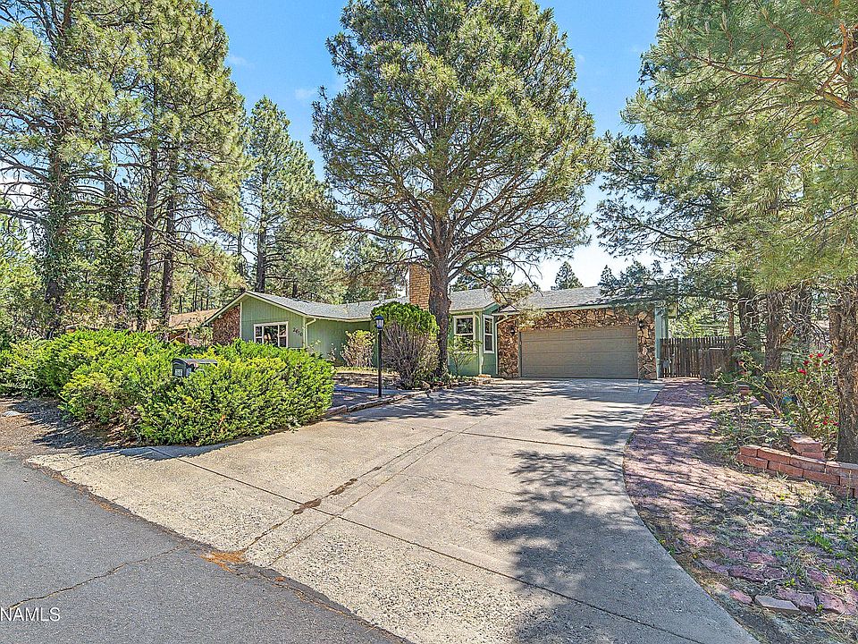 1st image of 2616 N Oakmont Dr