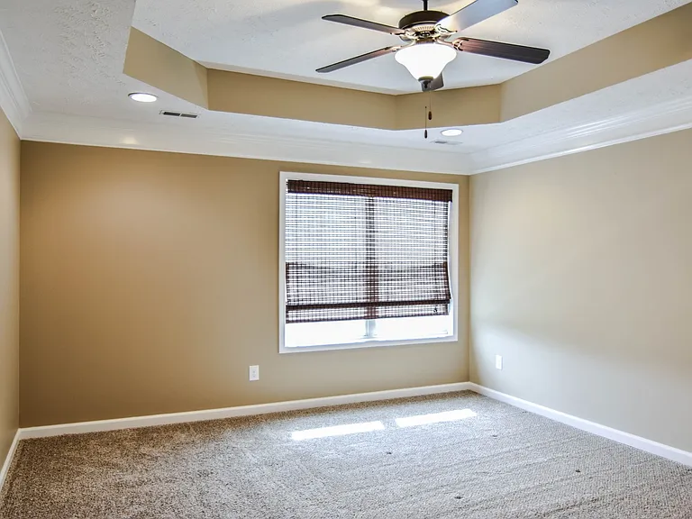 779 Sturdivant Dr — Photo 9