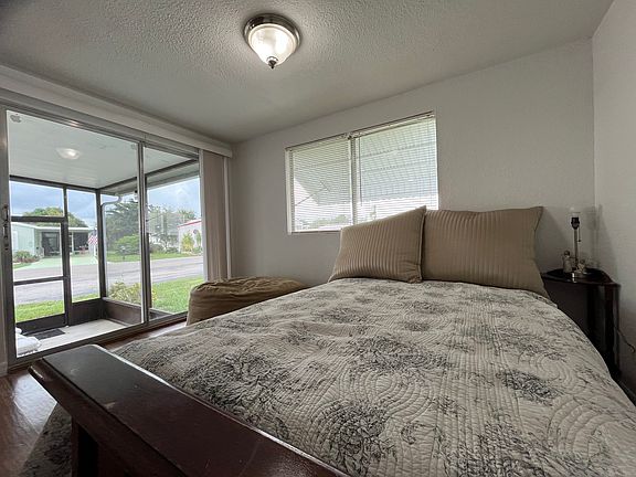 5th image of 212 Sonnet Ln #212