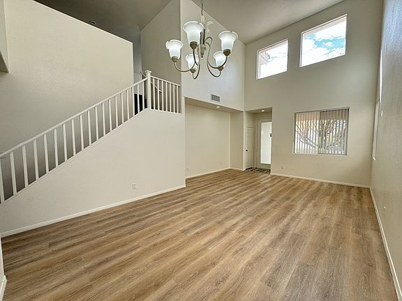 5th image of 266 Rolling Springs Dr