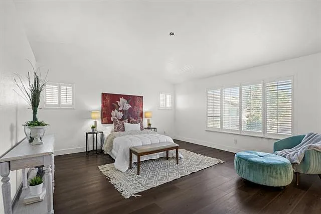 4 bed, 2915 sqft, $3,000 — Photo 2