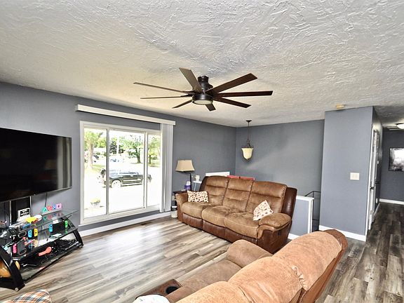 4th image of 137 Ark Ave