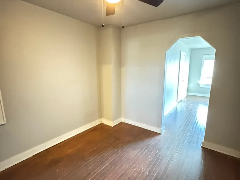 525 SW 24th St #3 — Photo 8