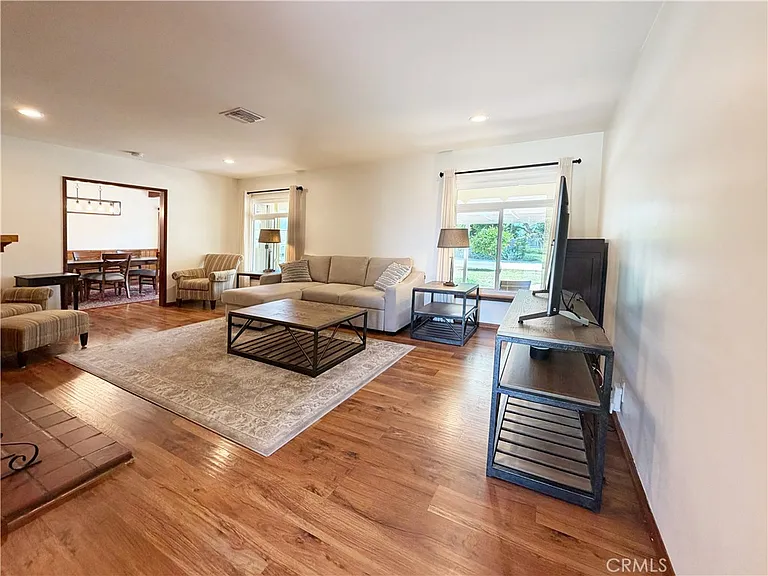 416 Drake Rd — Photo 18