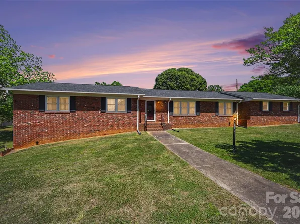 1300 Briarcliff Rd, Shelby, NC 28152