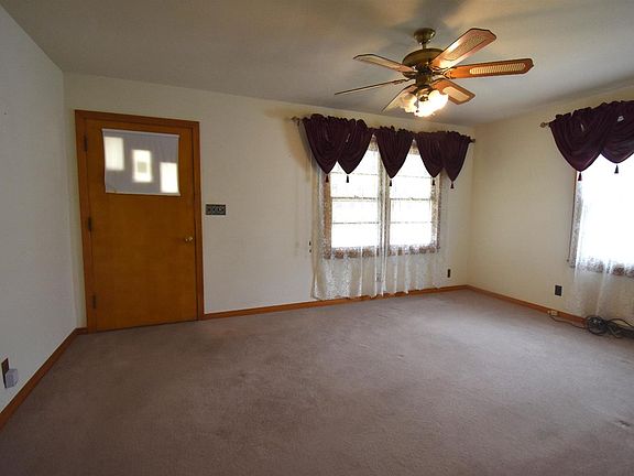 3rd image of 733 Wood Ave