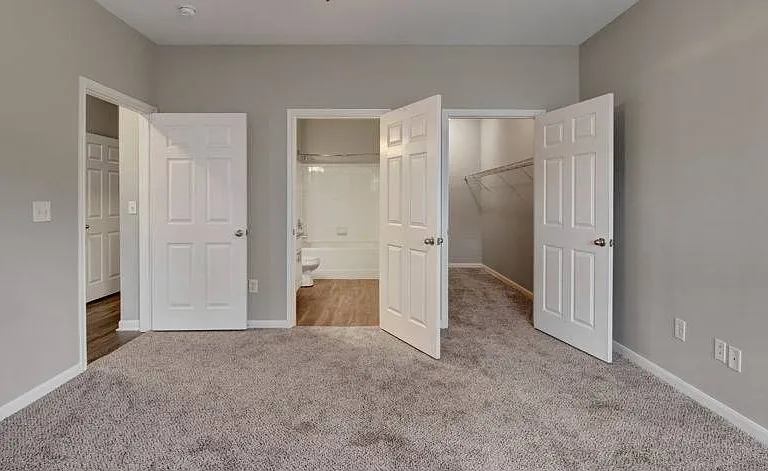 Hamptons at Woodland Pointe — Photo 14