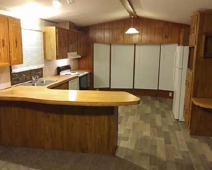 407 E Walnut St #F — Photo 1