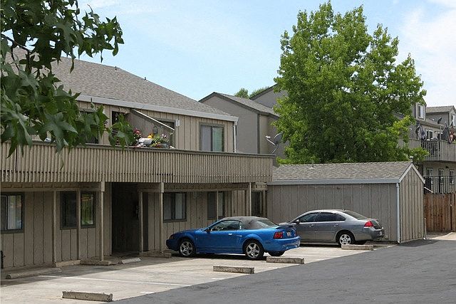 Gold Oaks Apartments Exterior