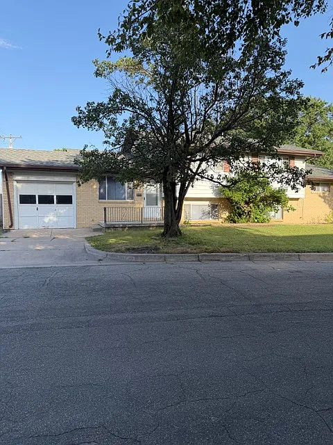 524 Fabrique St